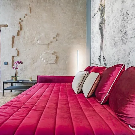 Corte Rubbi 7 Deluxe Apartment