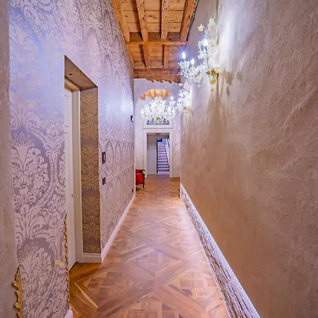 Corte Rubbi 7 Deluxe Apartment *